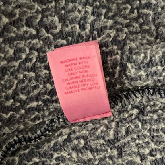 Y2K PINK Victoria Secret Jogger Capris “U of P 86” Small - Picture 5 of 7